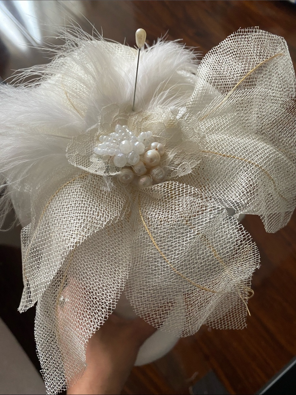 CUSTOM ORDER FOR MEG.W: OPTION 2
Goose feather and Crystal brooch comb BY KMB